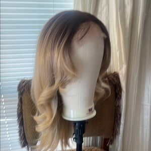 Elegant Blonde Ombre Wig